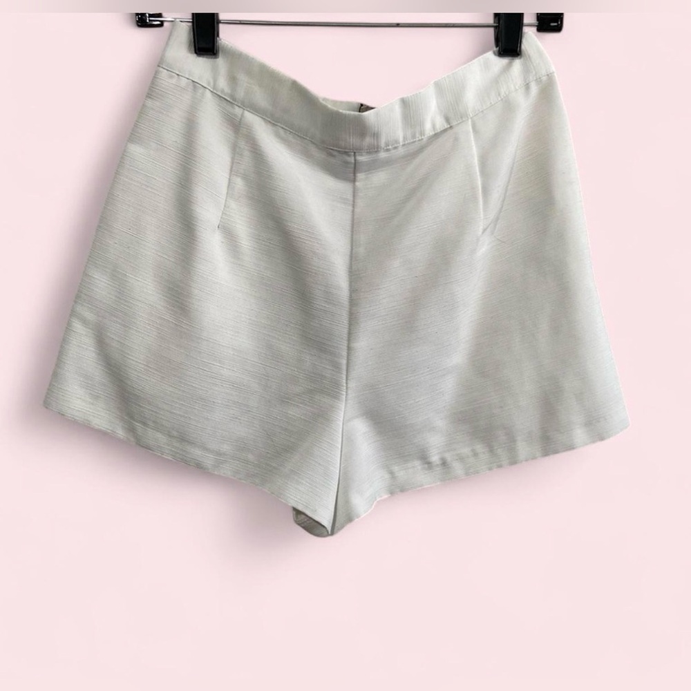 Topshop High Waist White Shorts with Zipper Detail Size 6 Excellent Condition - Picture 9 of 9